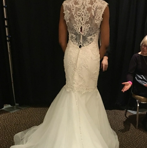 Wedding Dress - Picture 8 of 8